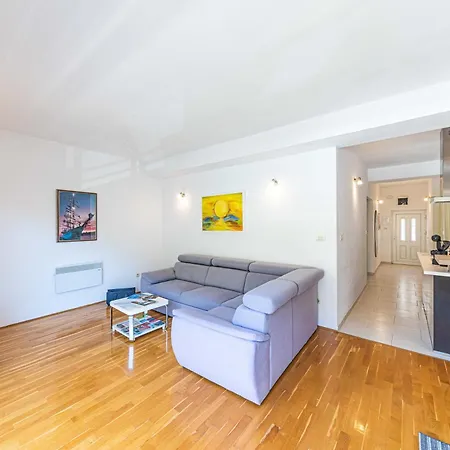 Apartment Swim Heated Pool Complex *