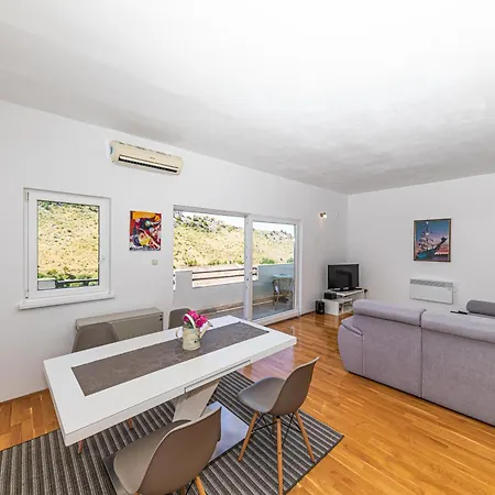 Swim Heated Pool Complex Apartment Zrnovnica