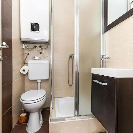 Swim Heated Pool Complex Apartment Zrnovnica