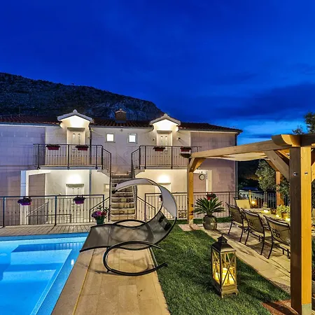 Swim Heated Pool Complex Apartment