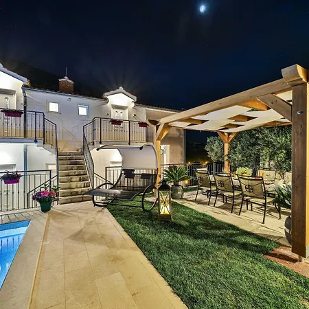 Apartment Swim Heated Pool Complex