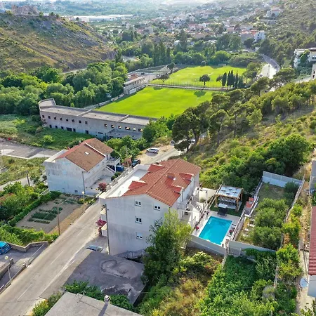 Swim Heated Pool Complex Apartment Zrnovnica