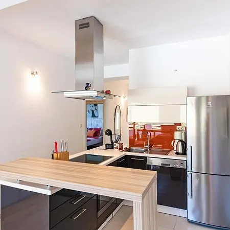Family House With Private Swim Heated Pool * Žrnovnica
