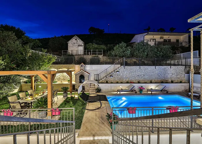 Family House With Private Swim Heated Pool アパート *