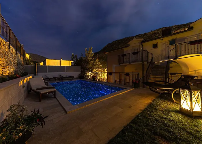 Family House With Private Swim Heated Pool アパート