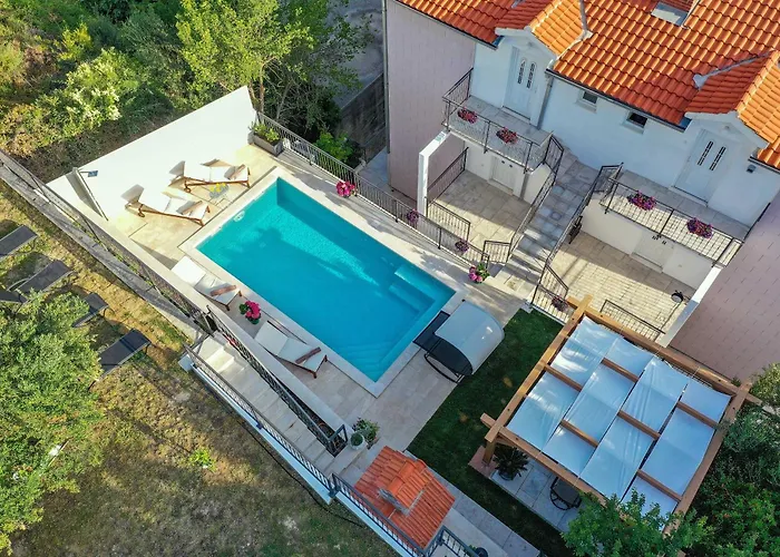 アパート Family House With Private Swim Heated Pool Žrnovnica