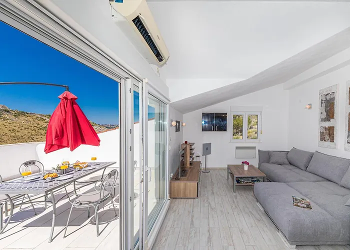 アパート Family House With Private Swim Heated Pool Žrnovnica