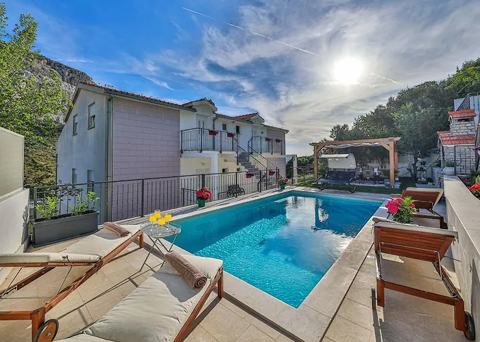 Family House With Private Swim Heated Pool アパート *