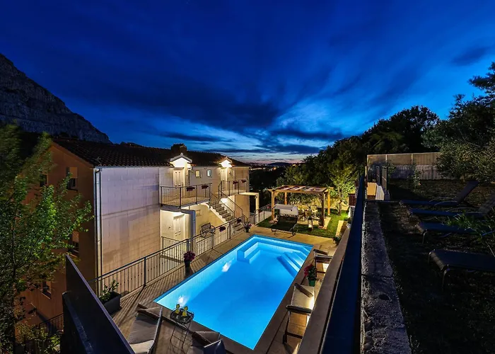 Family House With Private Swim Heated Pool アパート